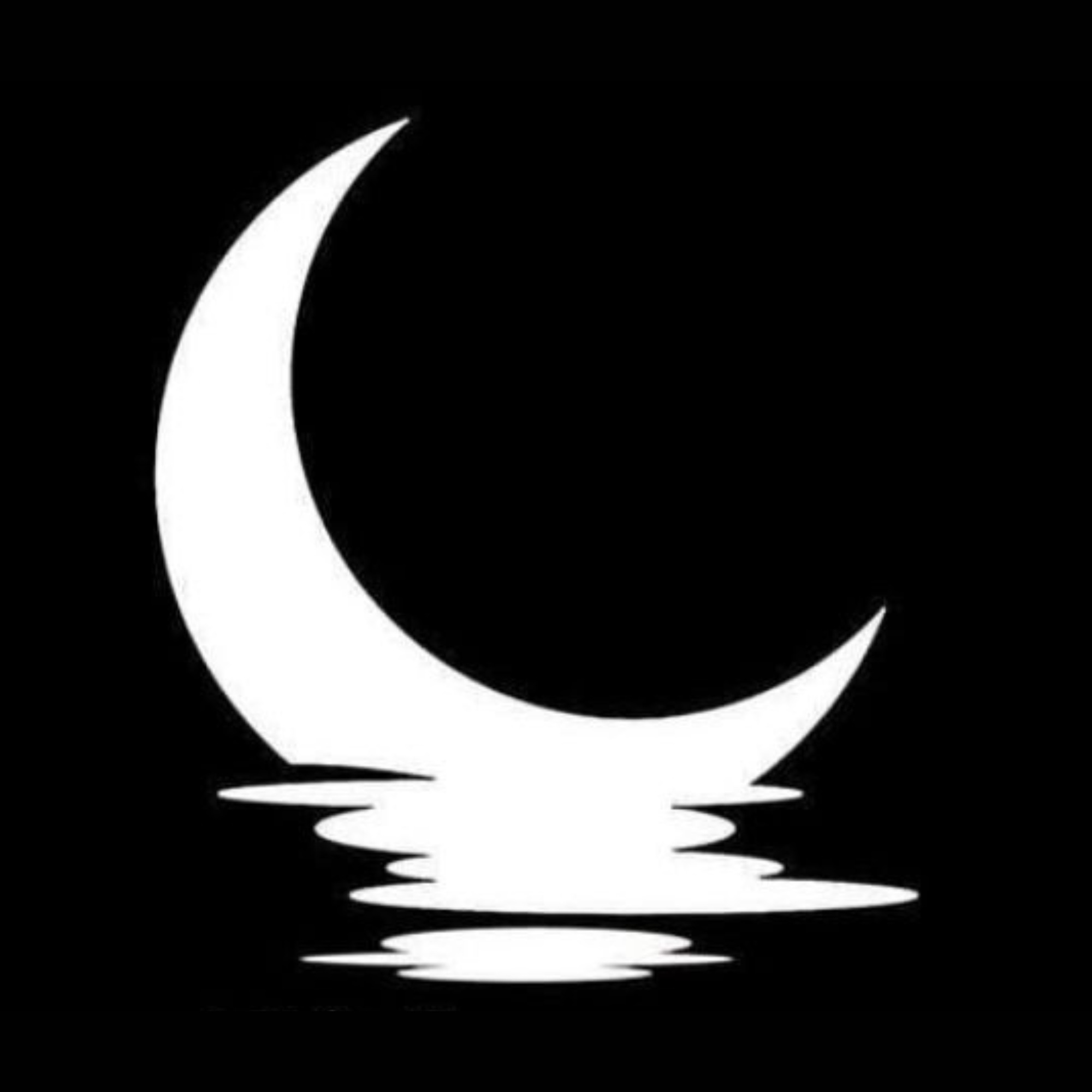 B'thongo crescent moon over water